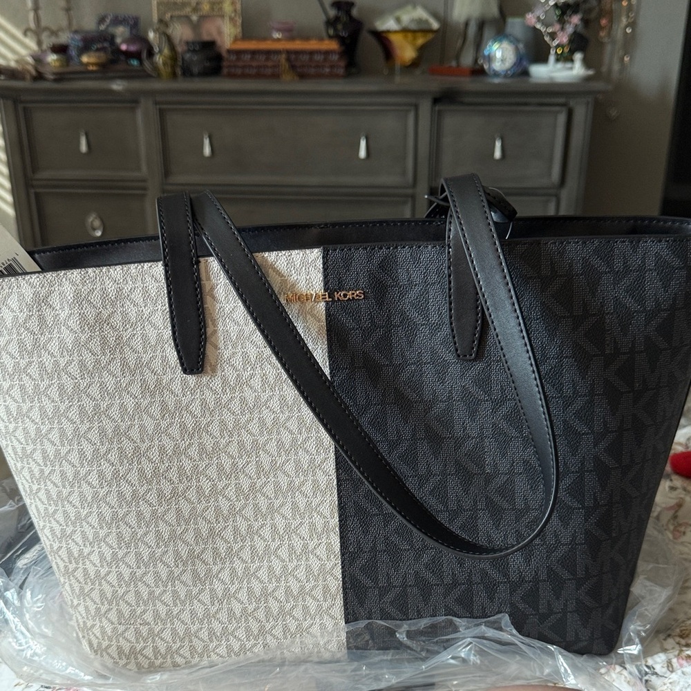 Michael Kors Two-Tone Black and Cream Tote